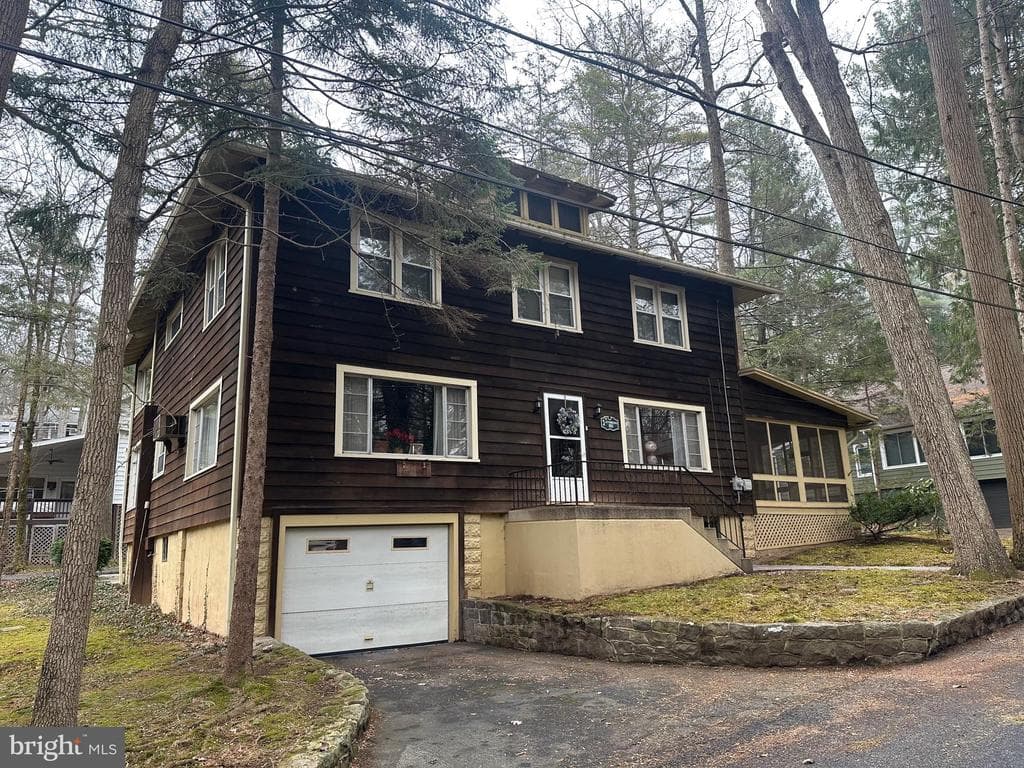 108 Heights Avenue photo 1