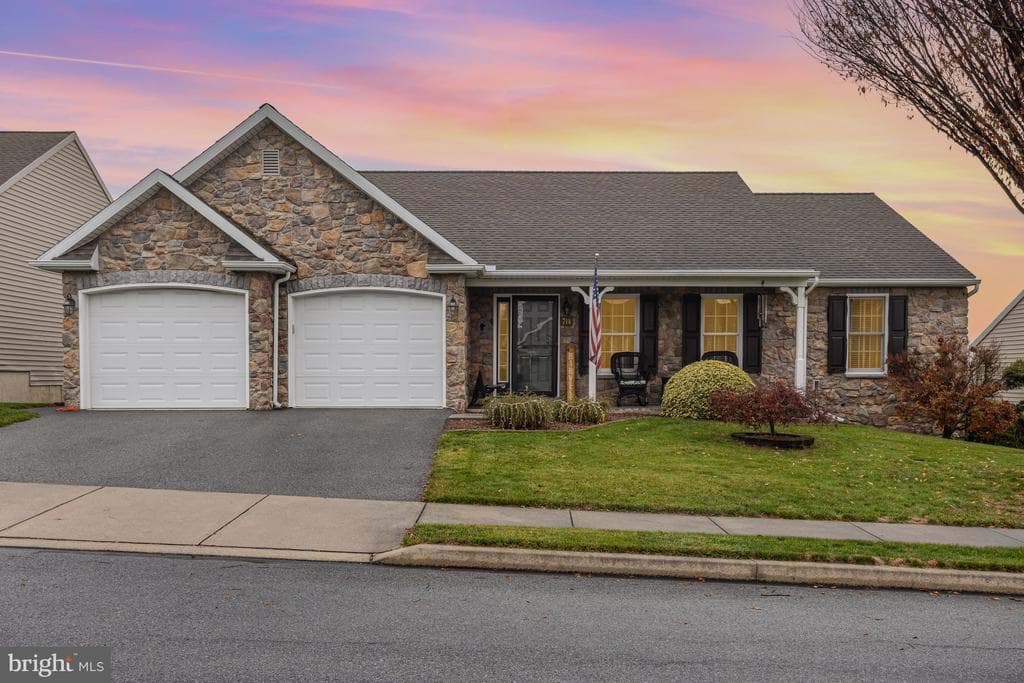 714 Heather Ridge photo 1