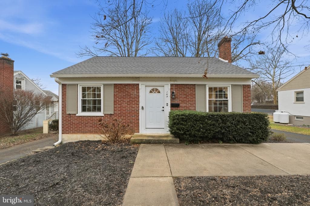 168 Elizabeth Street photo 1