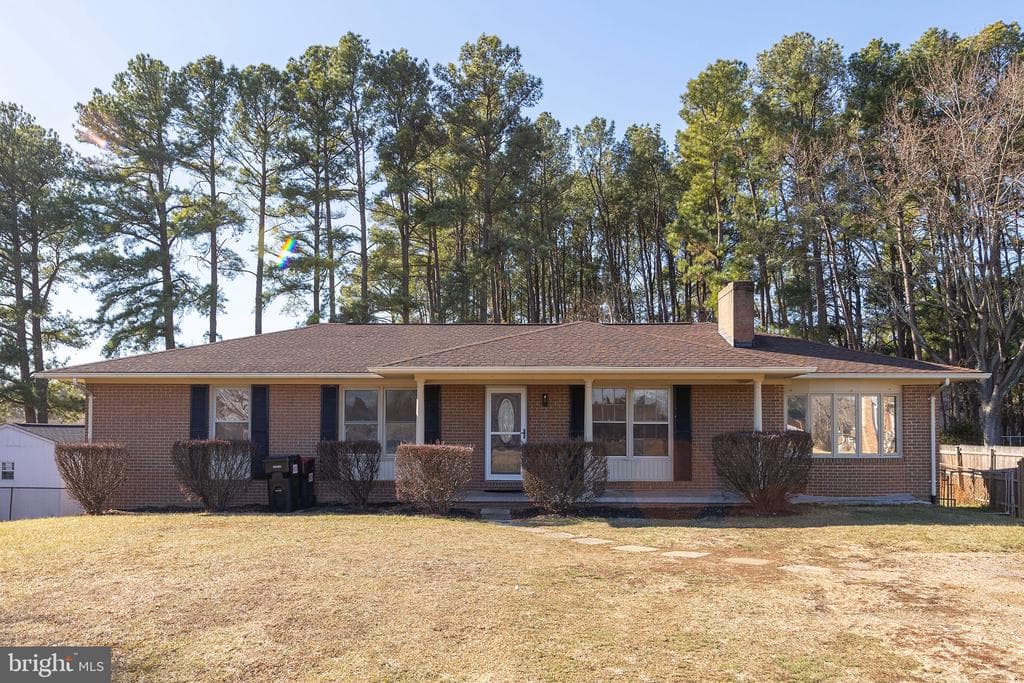 120 Amelia Avenue photo 1