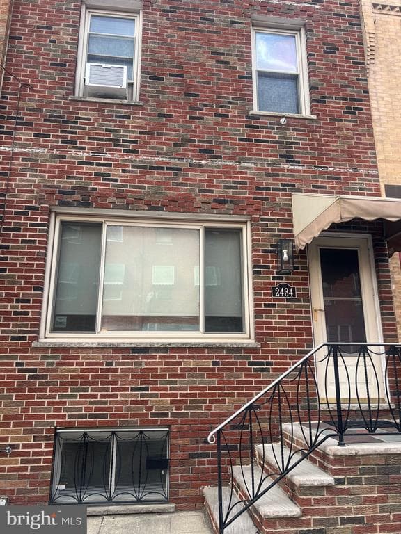 2434 S 12th Street photo 1