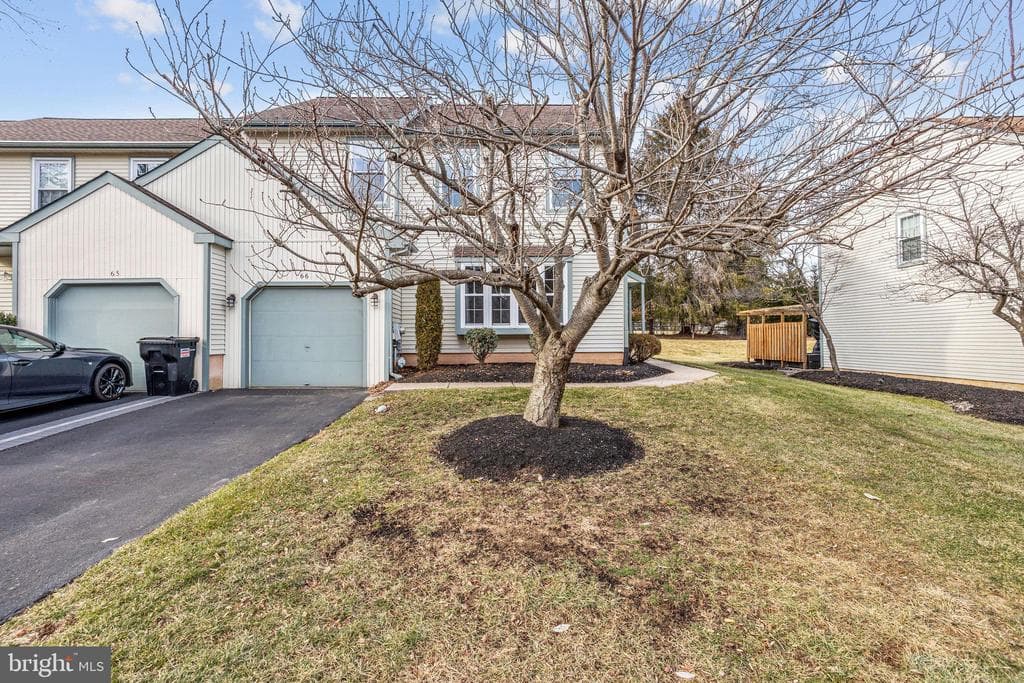 66 Laurel Circle photo 1