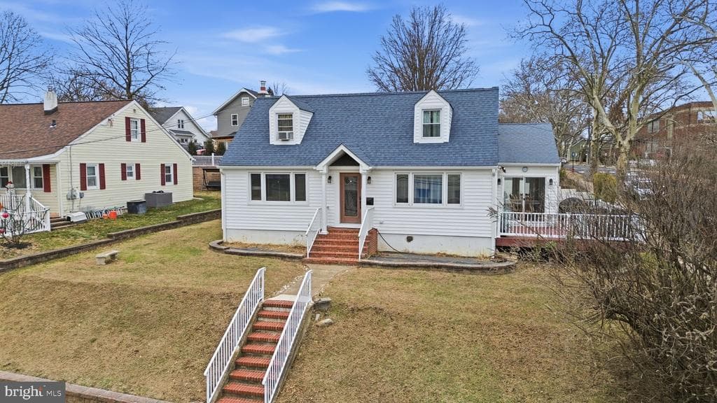 100 Hillcrest Avenue photo 1