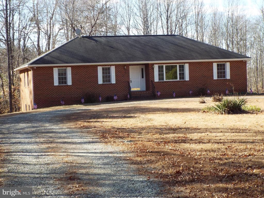 5545 Yanceyville Road photo 1