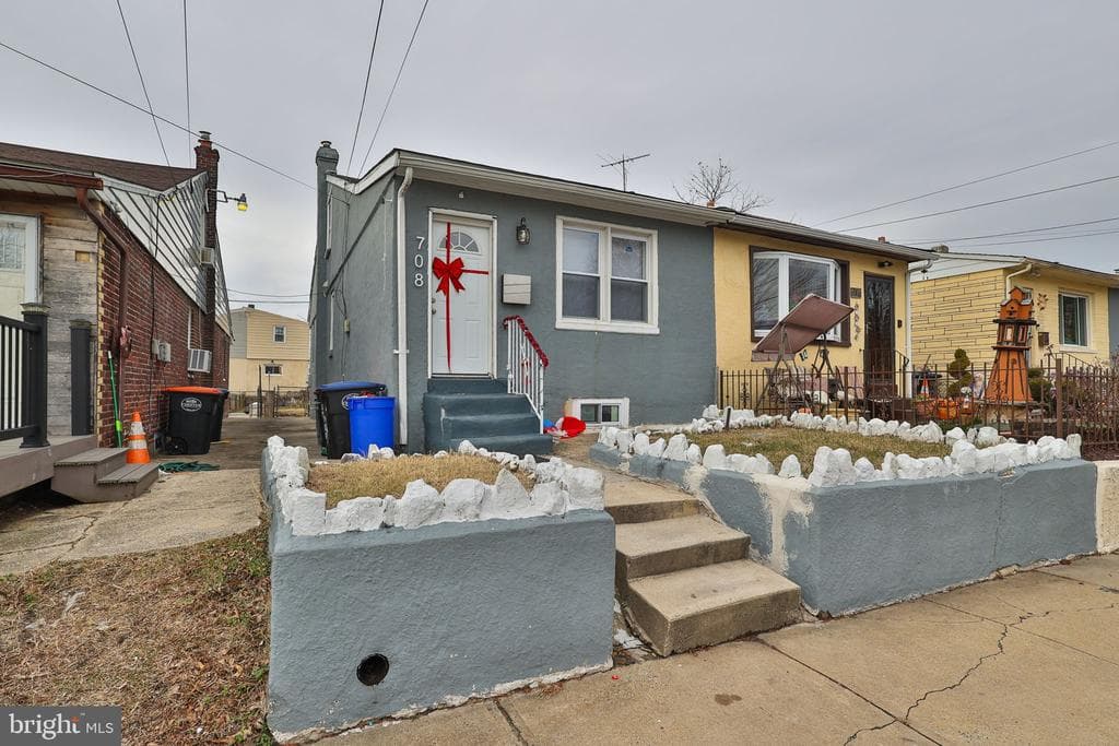 708 Ward Street photo 1