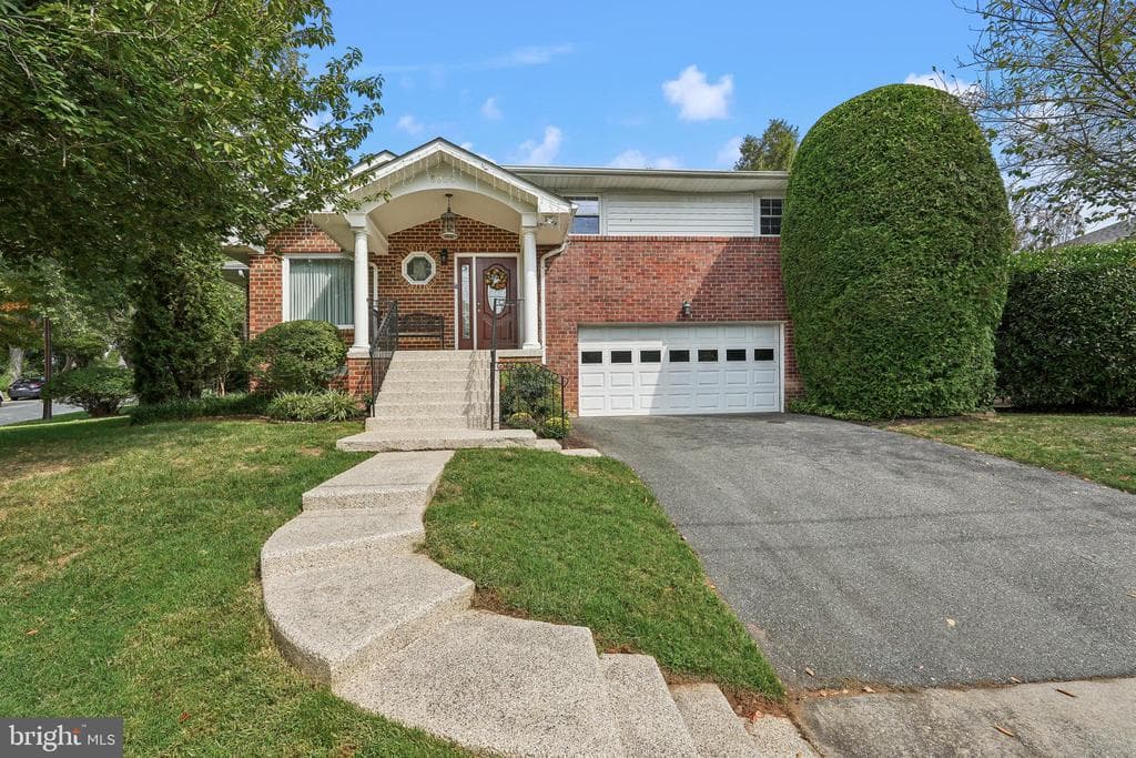 5905 Mckinley Street photo 1
