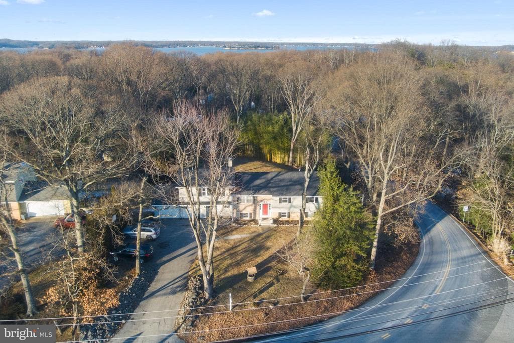 876 Shore Acres Road photo 1
