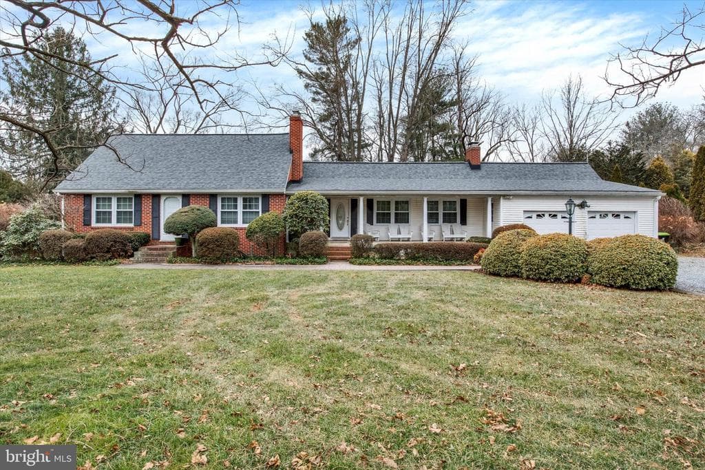 1608 S Tollgate Road photo 1