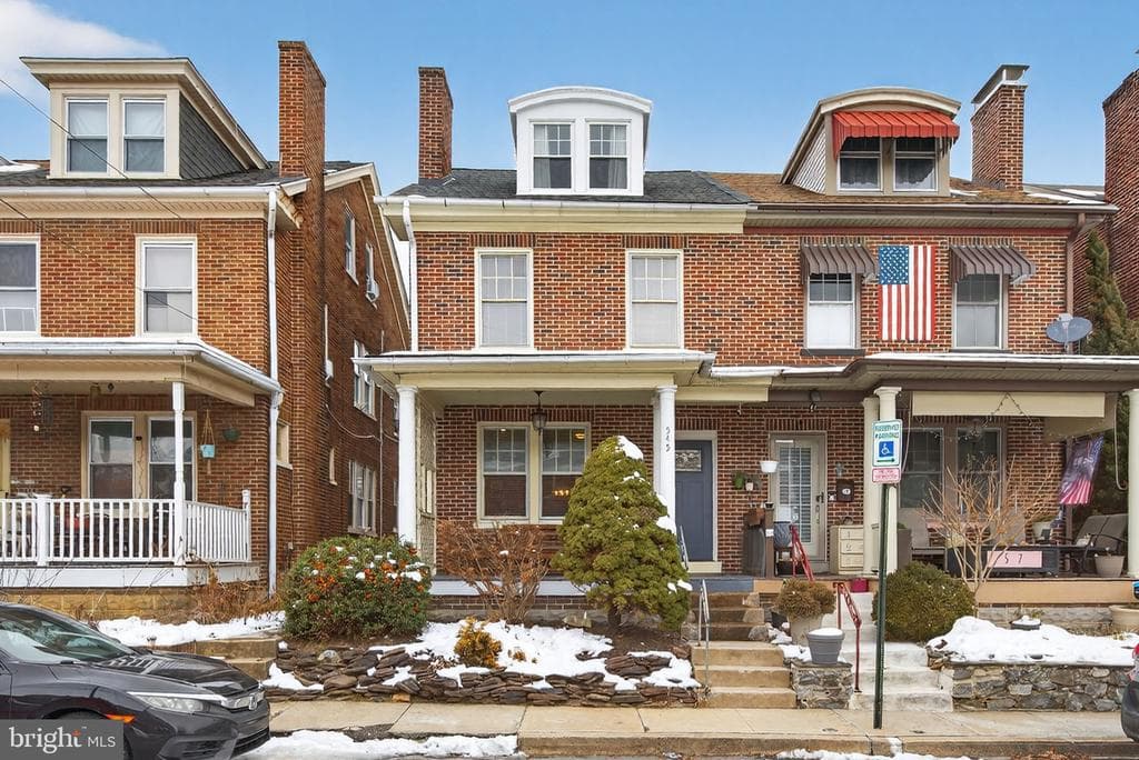545 Hand Avenue photo 1