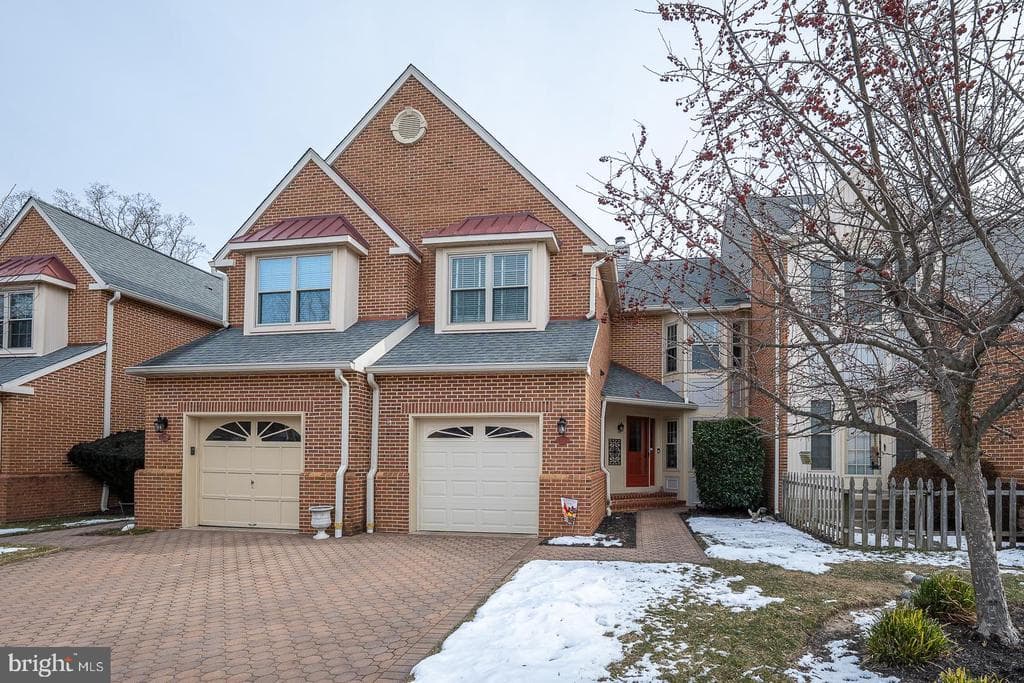 127 Springton Mews Circle photo 1