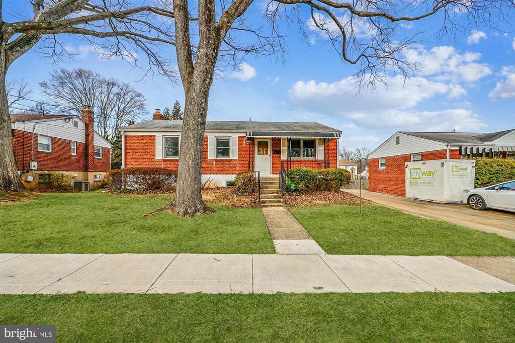 4717 Topping Road photo 1