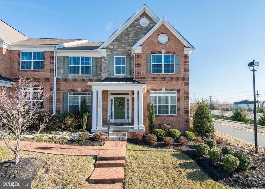 25210 Crested Wheat Drive photo 1