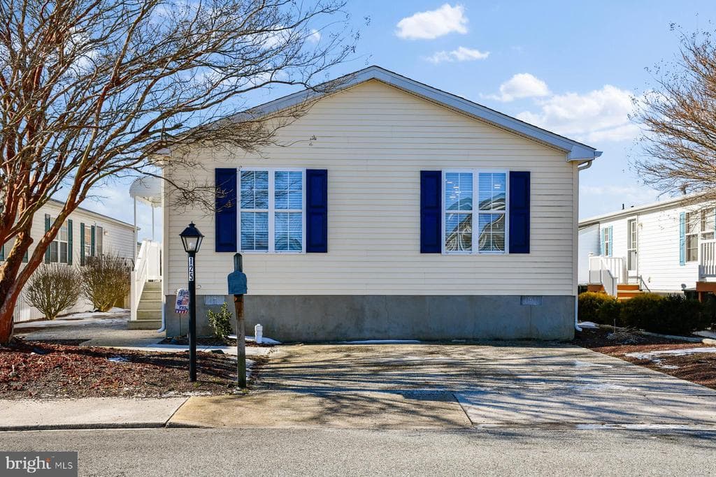 125 Clam Shell Road photo 1