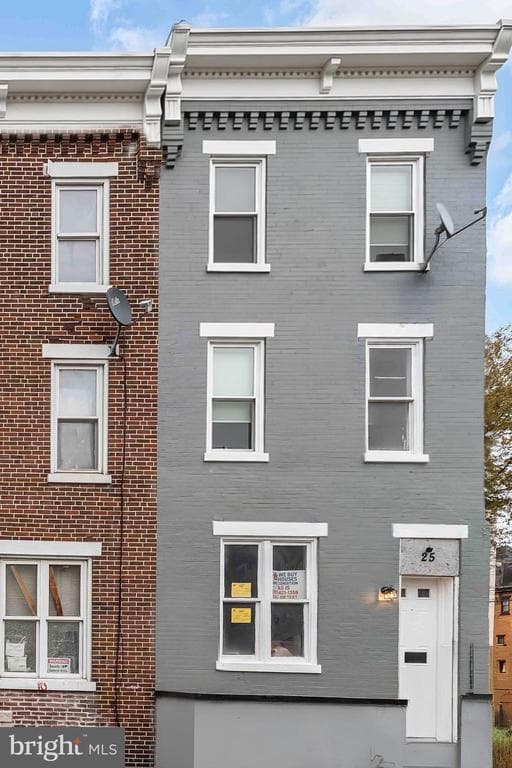 25 Evergreen Street photo 1