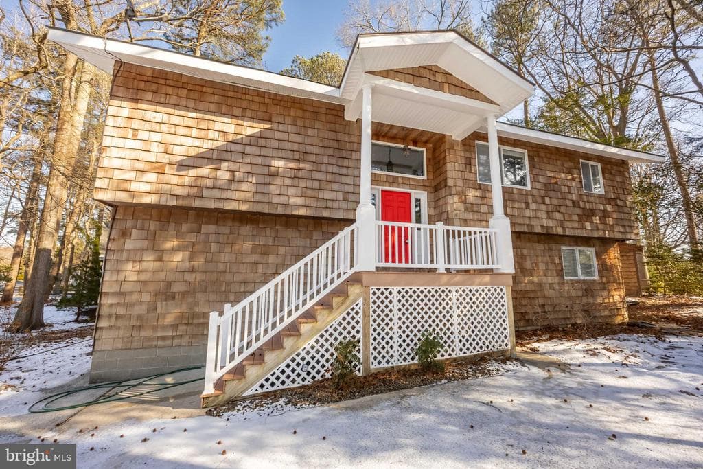 21 Seabreeze Road photo 1