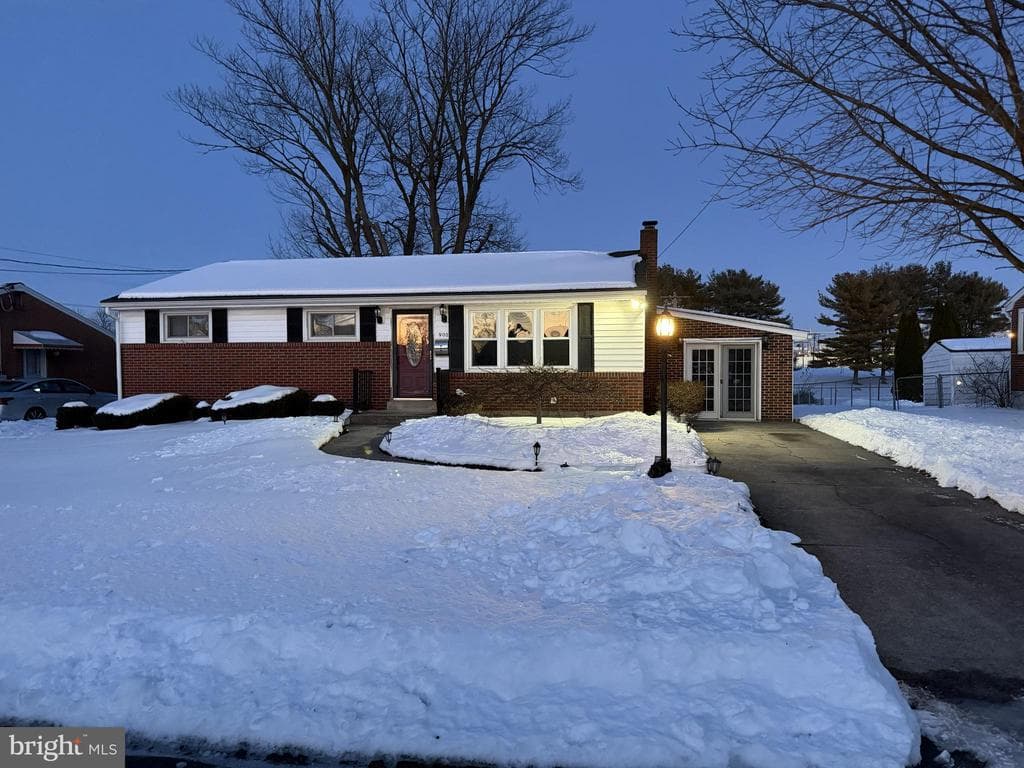 902 Kiner Avenue photo 1