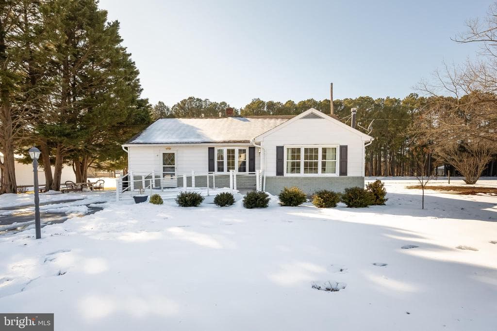 3750 Sunnyside Road photo 1