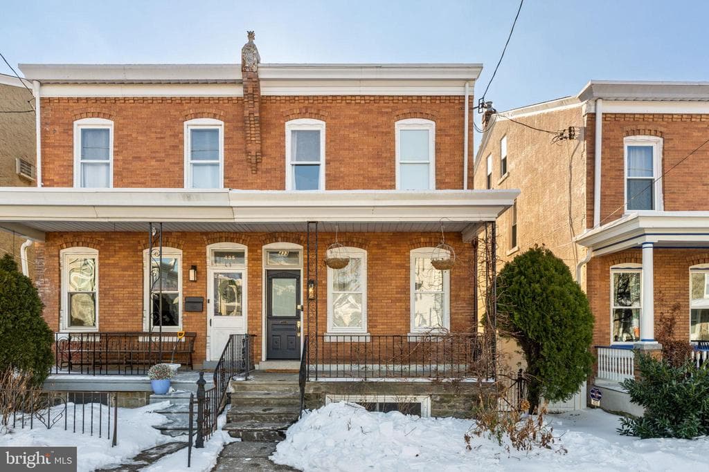 433 Roxborough photo 1
