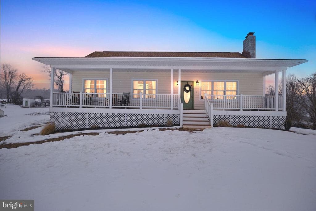 7466 Meadow View Lane photo 1