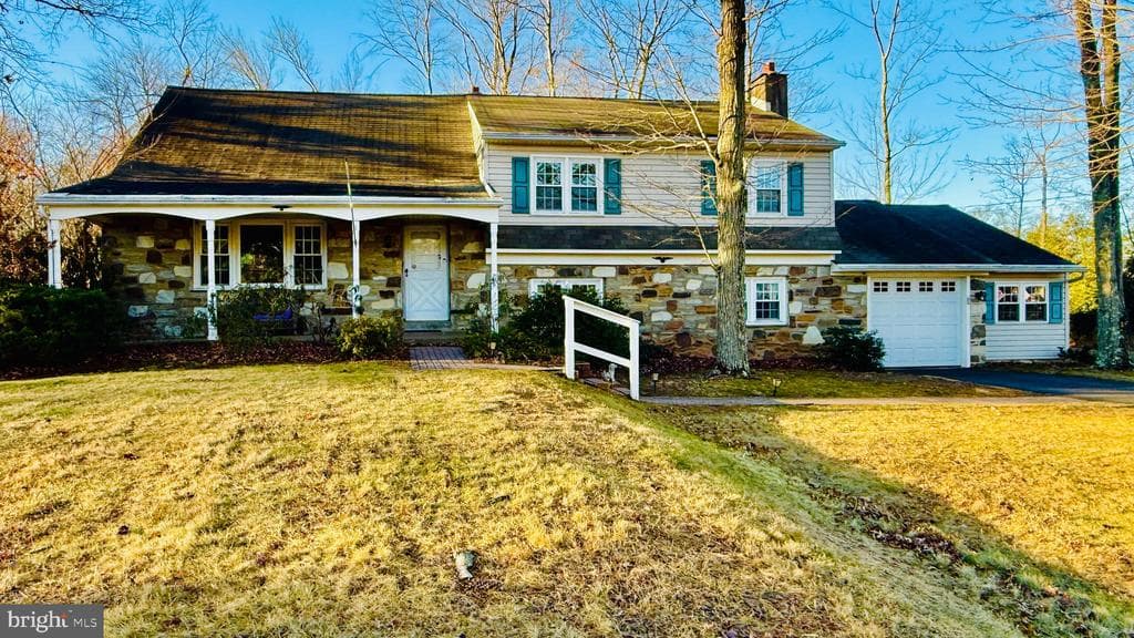 2344 Oakfield Road photo 1
