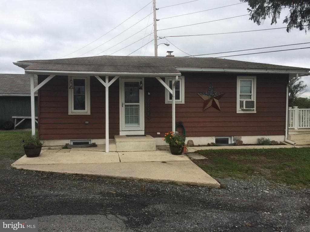 1151 Montgomery Avenue photo 1