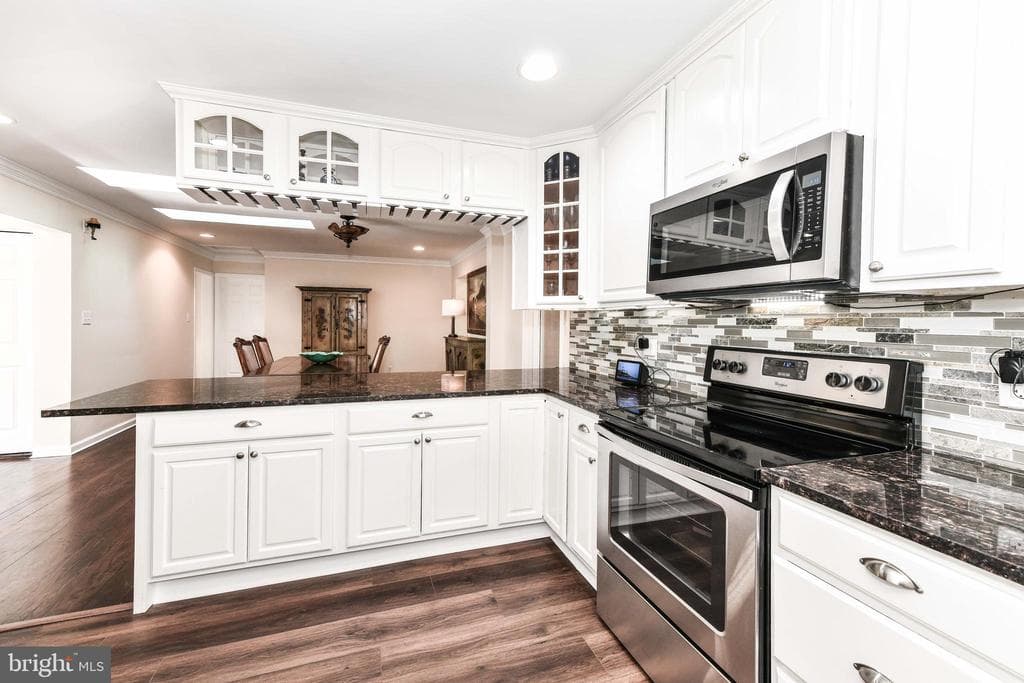 7518 Fairwood Lane photo 1