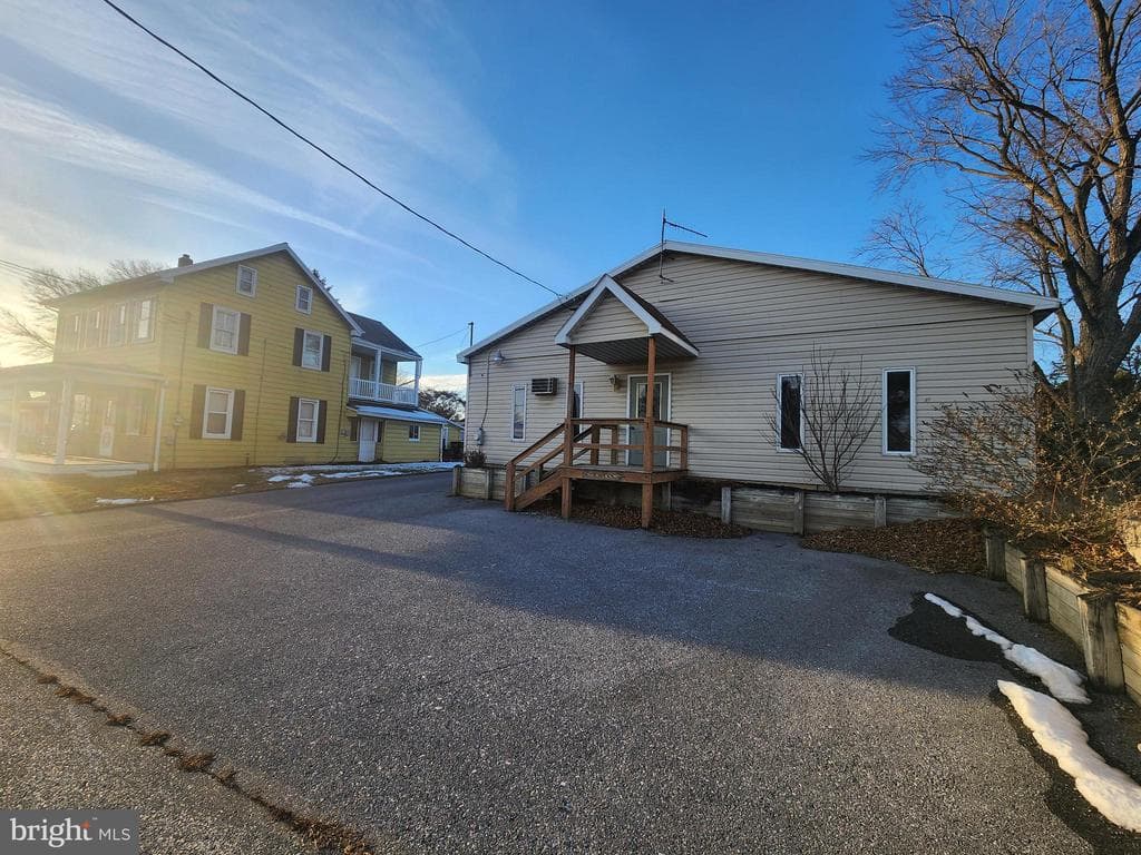 1172 Mount Joy Road photo 1