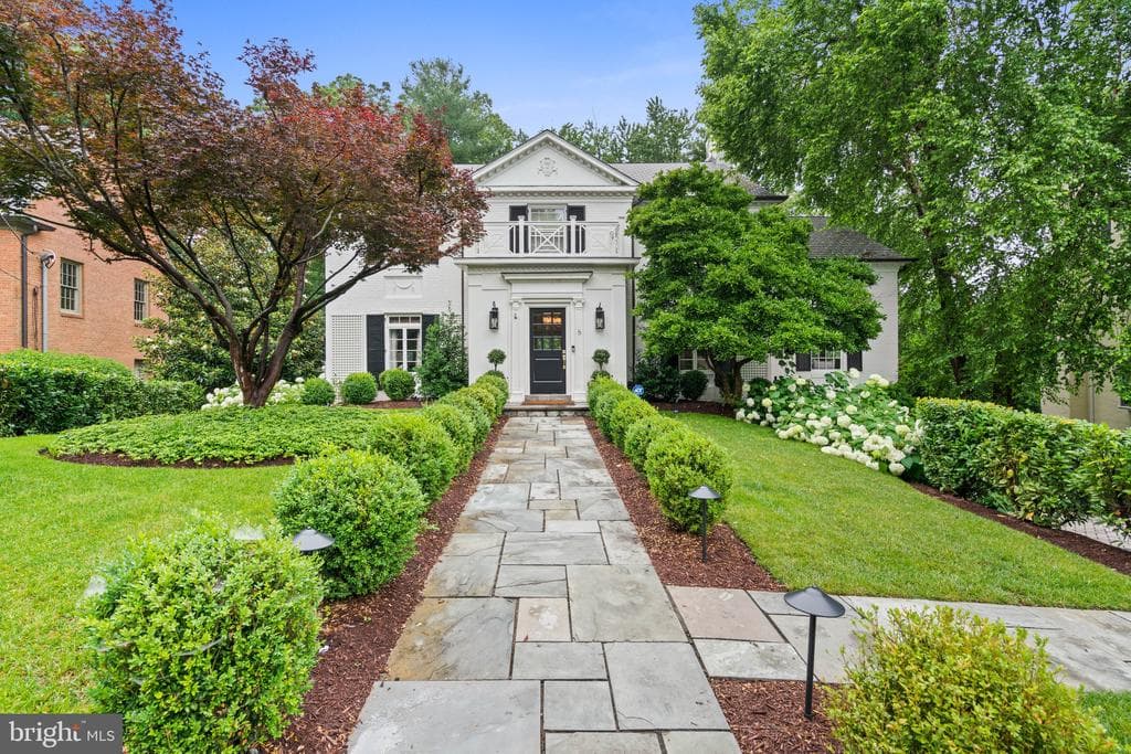 8 Farmington Court photo 1