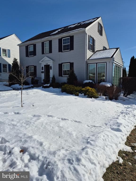 448 E Curtin Street photo 1