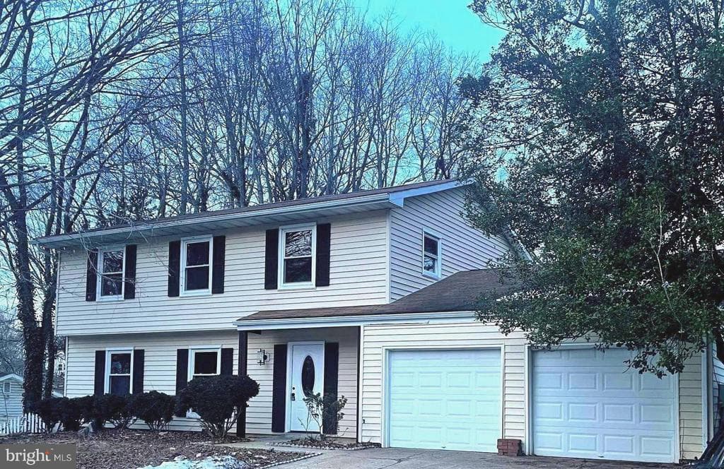 2106 Boxwood Circle photo 1