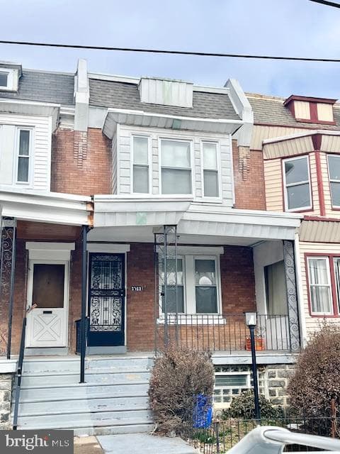 5753 Catharine Street photo 1