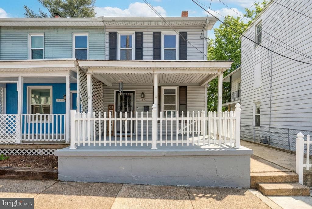 160 Lincoln Street photo 1