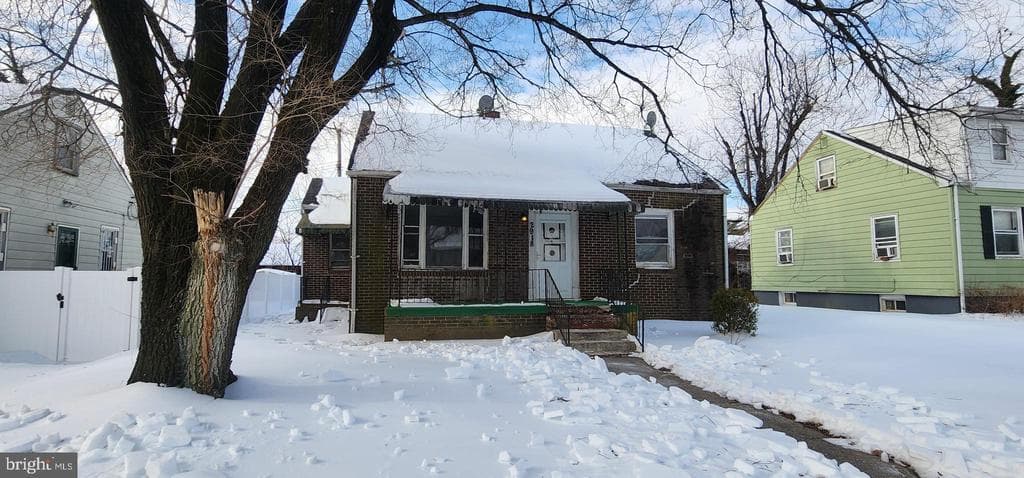 2918 Forest Glen Road photo 1