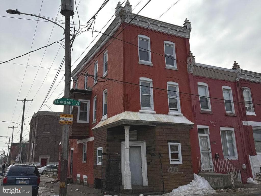 1500 W Oakdale Street photo 1