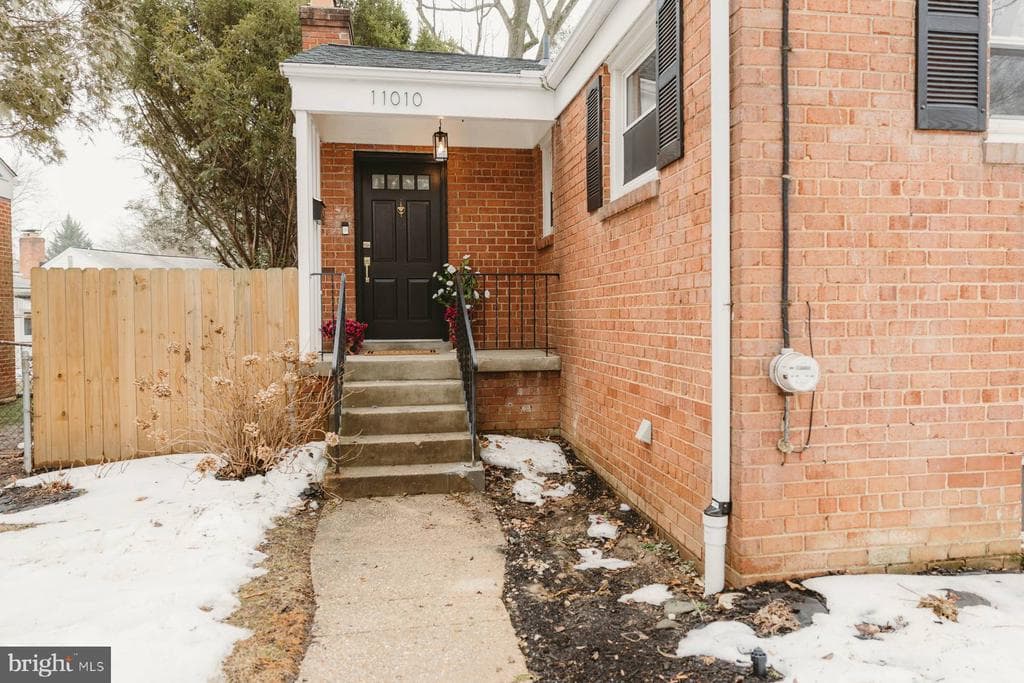11010 Madison Street photo 1