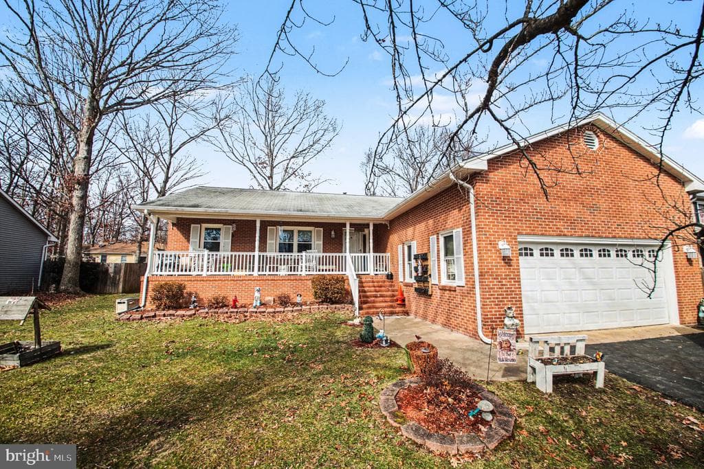 5403 Cedar Ridge Drive photo 1