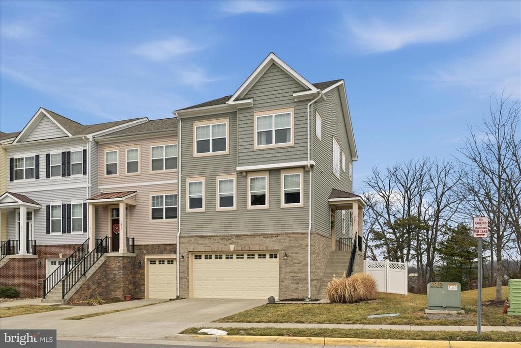 221 Cobble Stone Drive photo 1