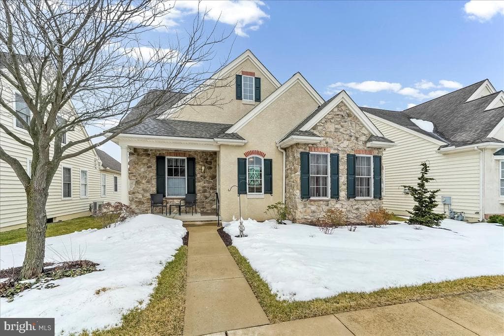336 Carlisle Drive photo 1