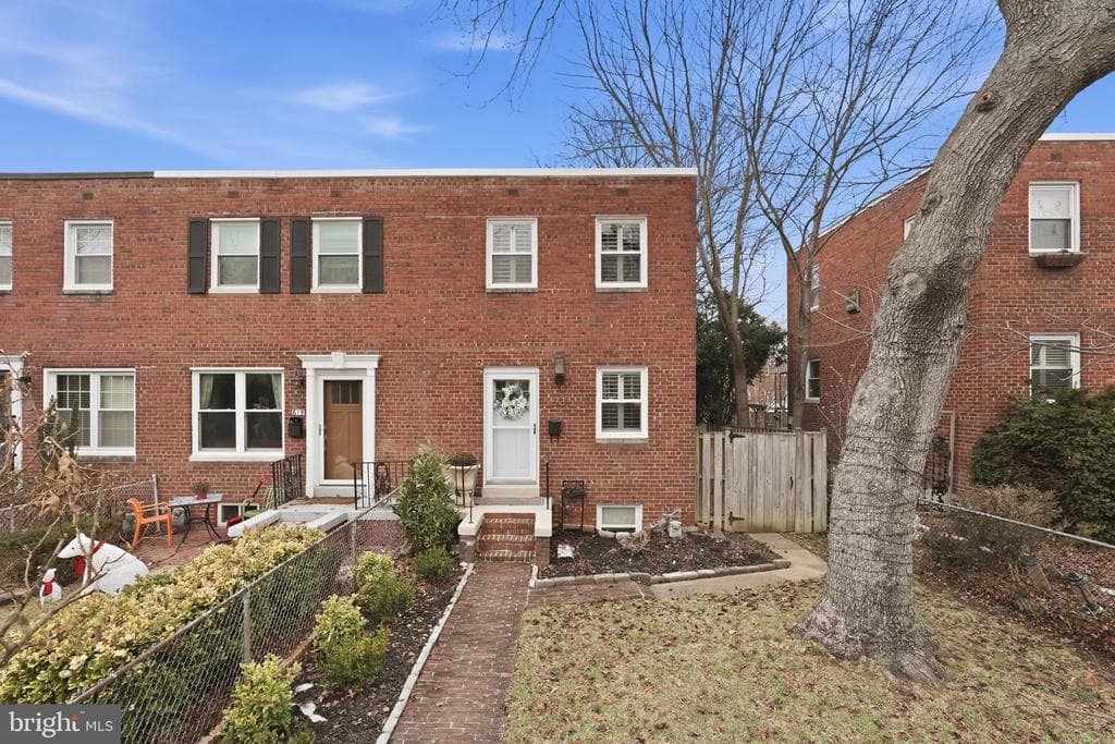 613 S Henry Street photo 1