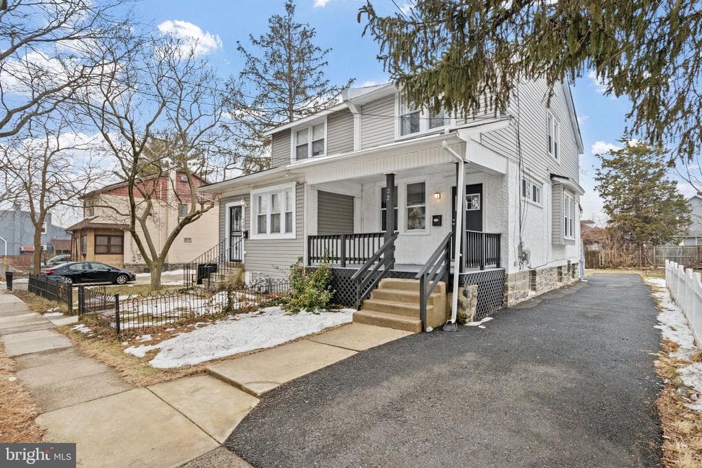 22 Lexington Avenue photo 1