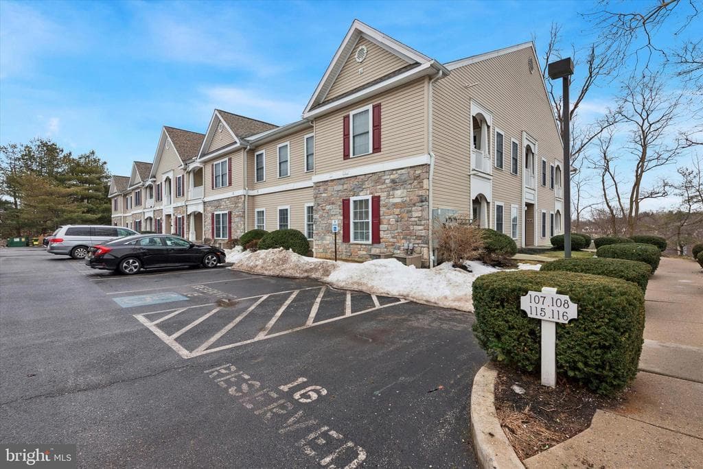 1324 W Chester Pike #107 photo 1