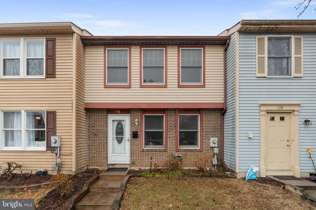 130 Savannah Court photo 1