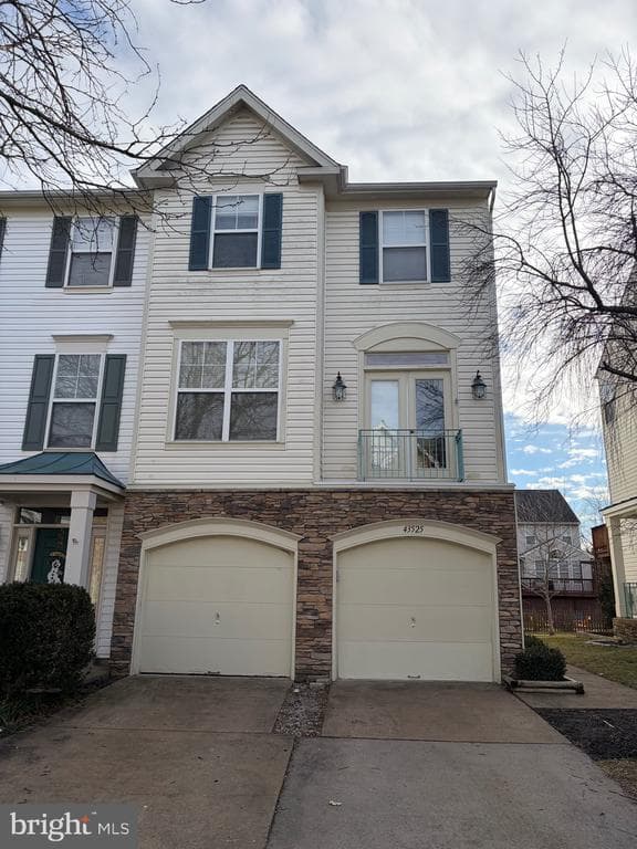 43525 Laidlow Street photo 1
