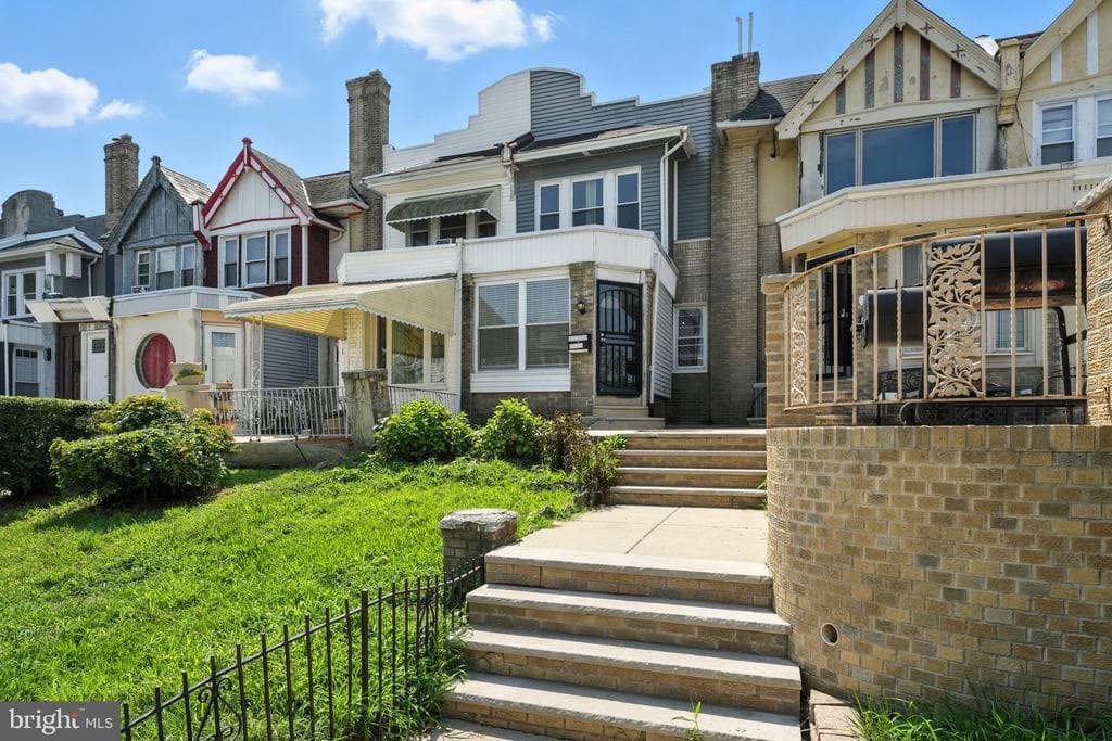 5318 Arlington Street photo 1