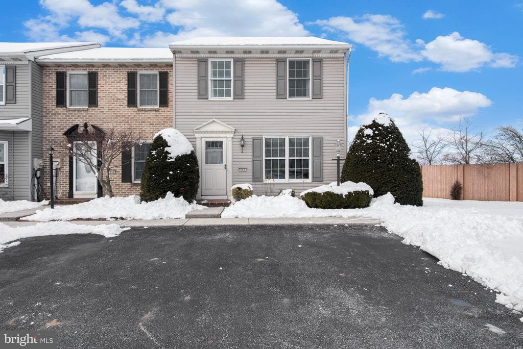 652 Park Ridge Drive photo 1