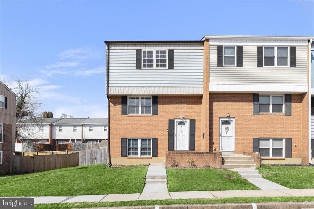 8 Middleview Court photo 1