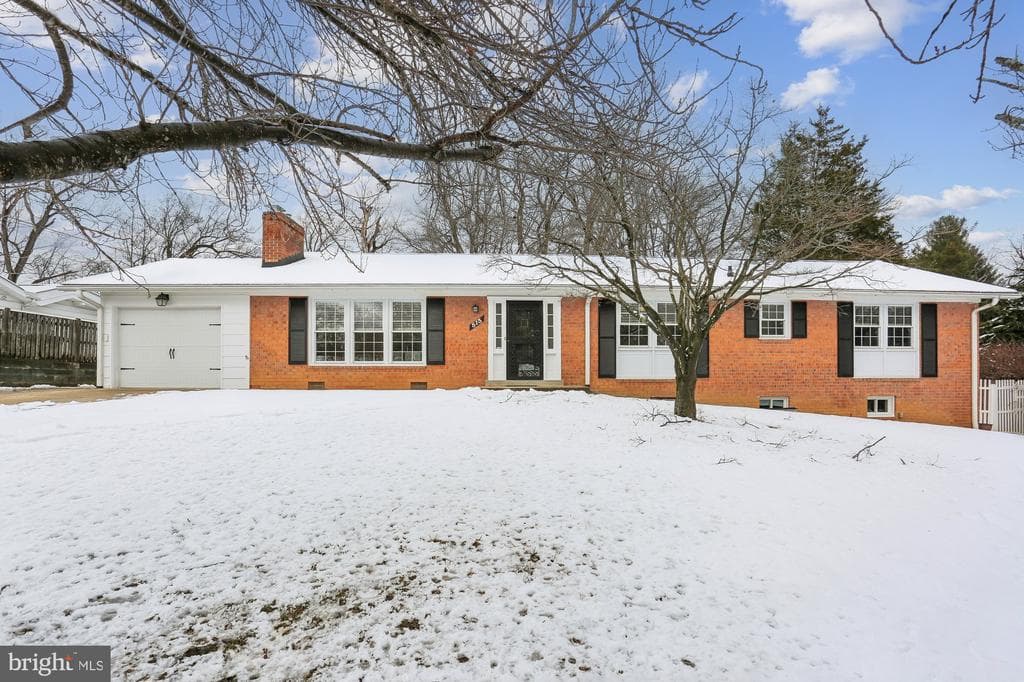 513 Beaumont Road photo 1