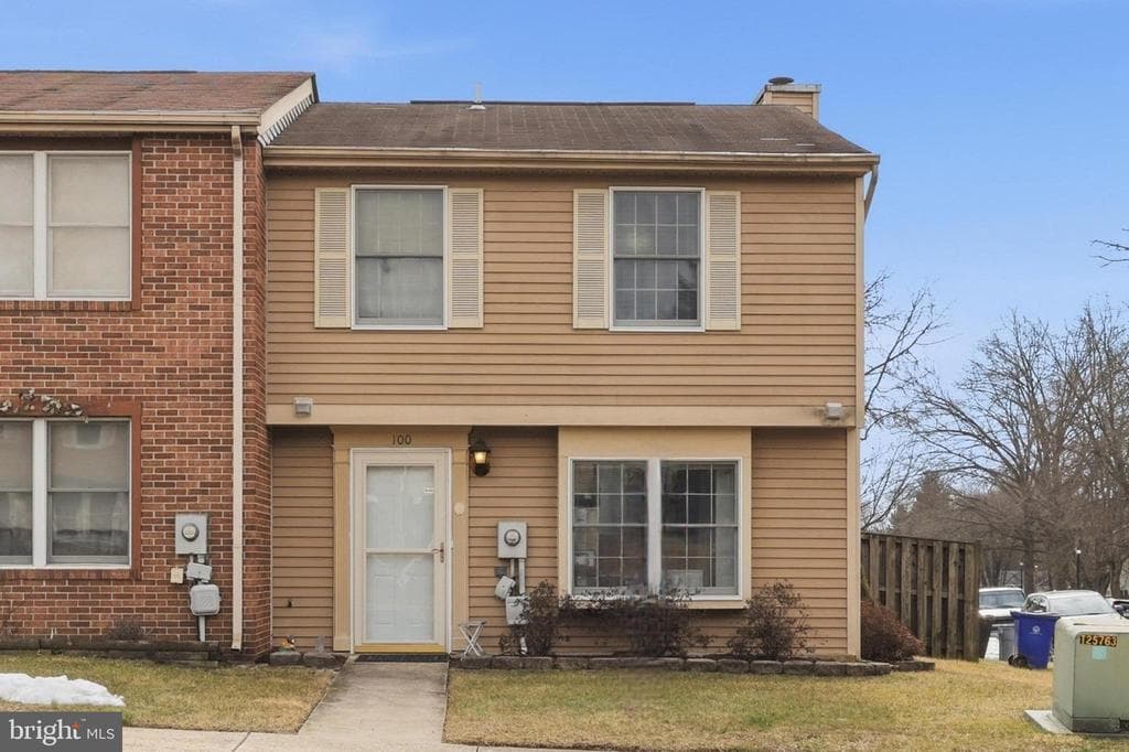 100 Saratoga Place photo 1
