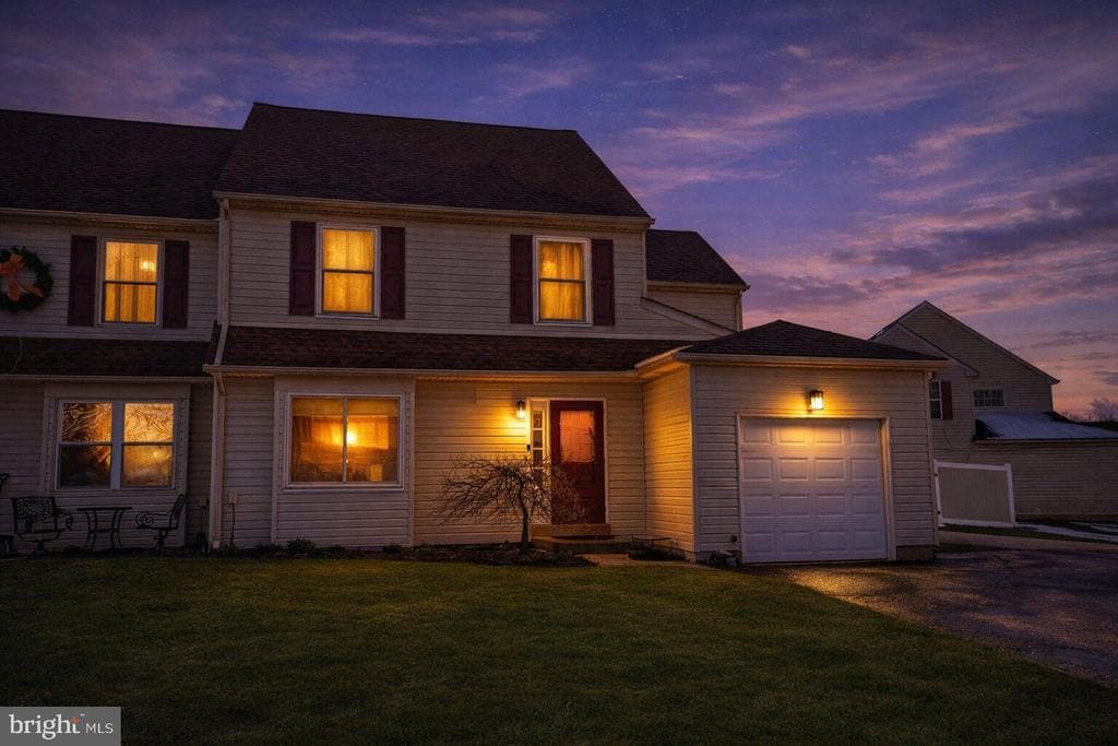 2331 Cambridge Circle photo 1