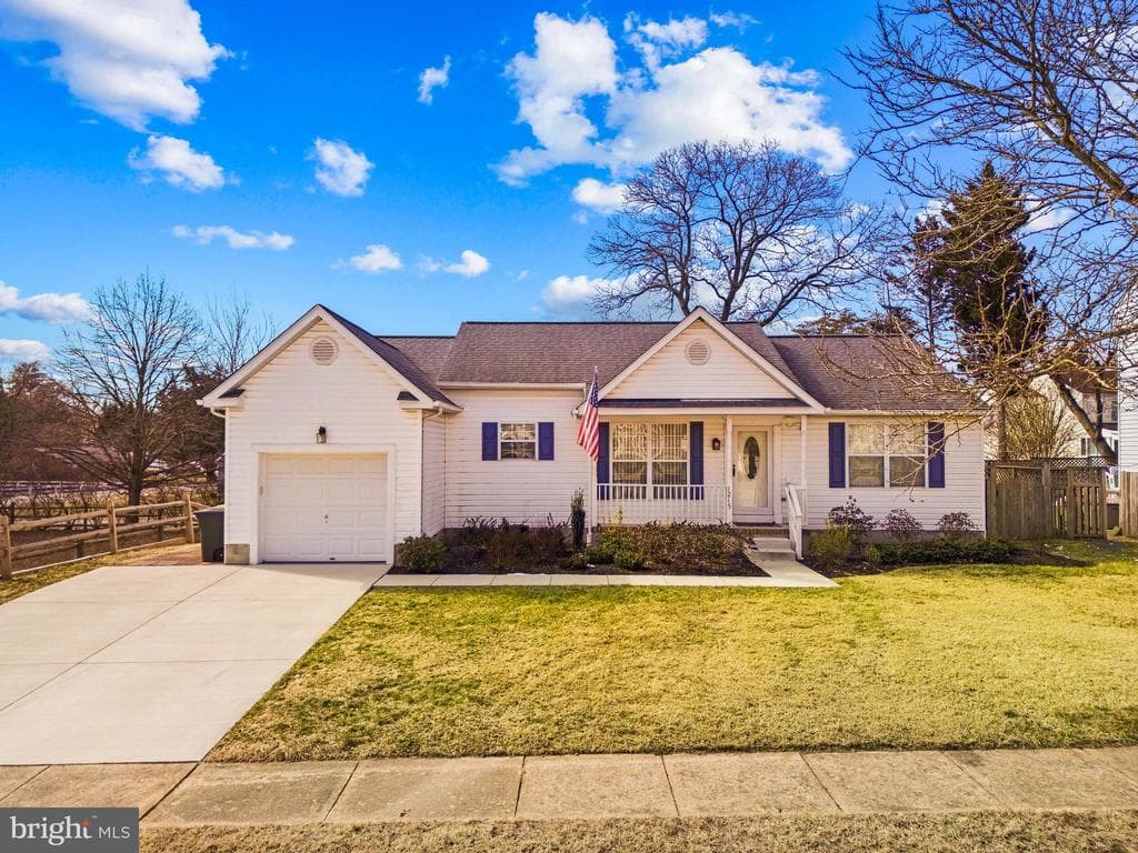 1215 Markham Lane photo 1